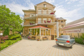 Golden Lady Hotel